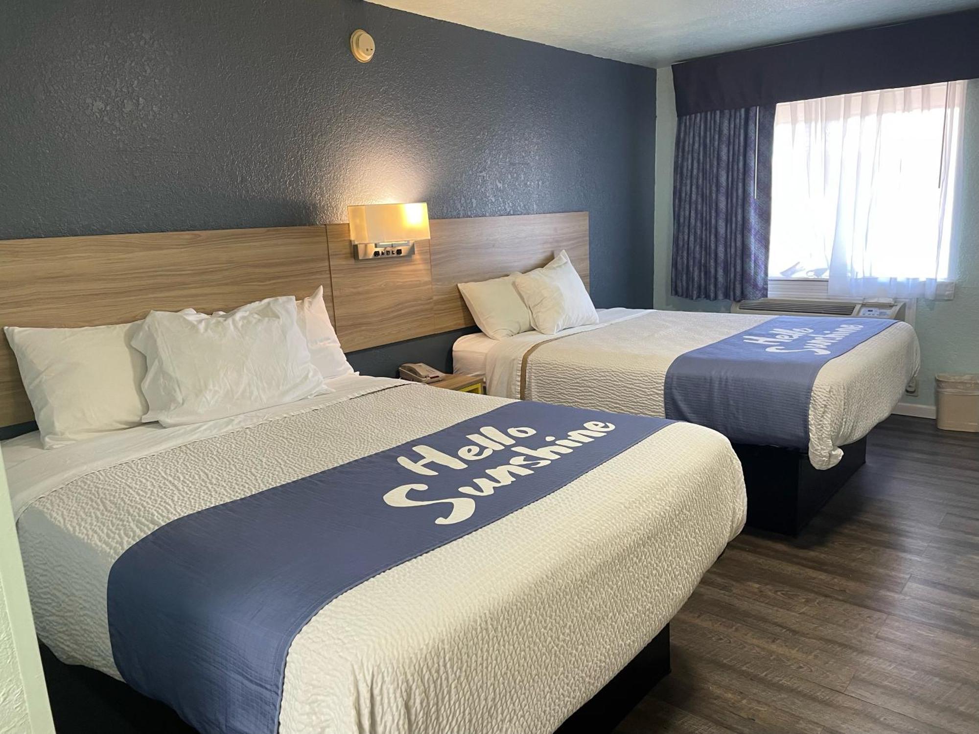Days Inn By Wyndham Pratt Extérieur photo